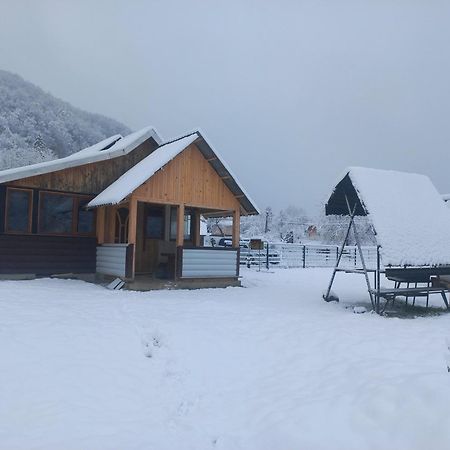 Садиба Федорчуків За Рікою1 Шешори Екстериор снимка
